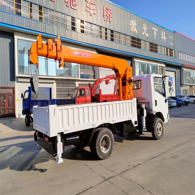 奈曼旗三轮随车吊定制 农用改装机自备吊中瑞长期出售